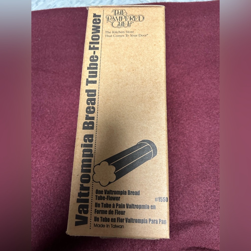 Pampered Chef Valtrompia Bread Tube Flower